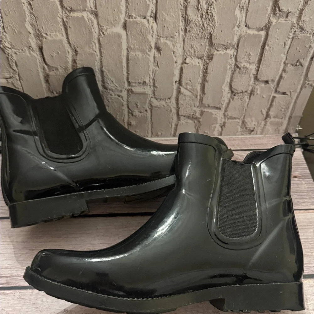Michael Kors Charm Rain Booties